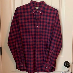 Men’s plaid button down shirt